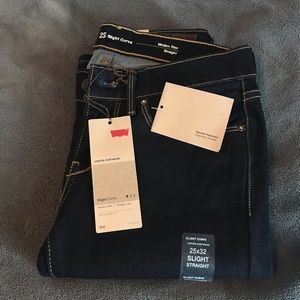 Levi’s Slight Curve Modern Rise Straight Leg 25x32